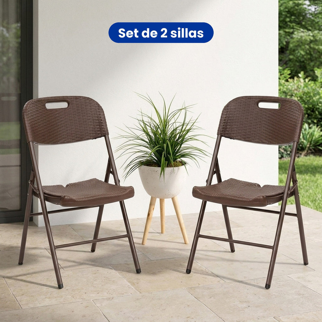 Set de 2 sillas plegables tipo rattan café en un patio
