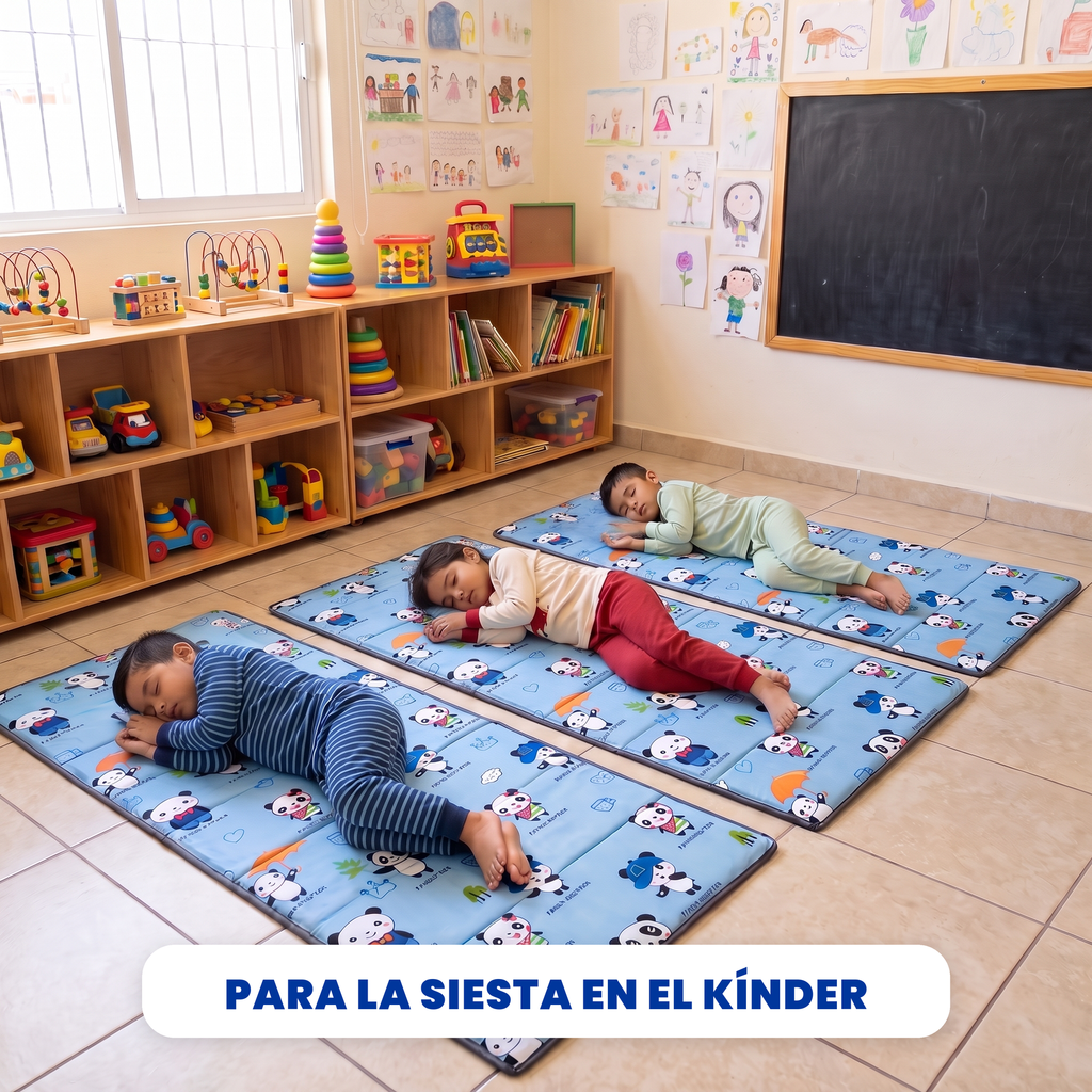 Tapete para siesta extra acolchado estampado panda azul, en el kínder