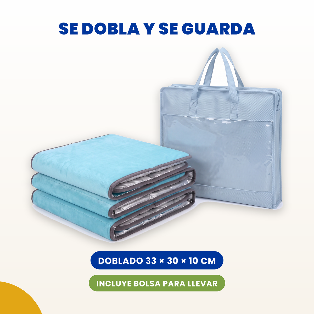 Tapete para siesta de felpa suave 2 cm azul celeste, doblado junto a su bolsa