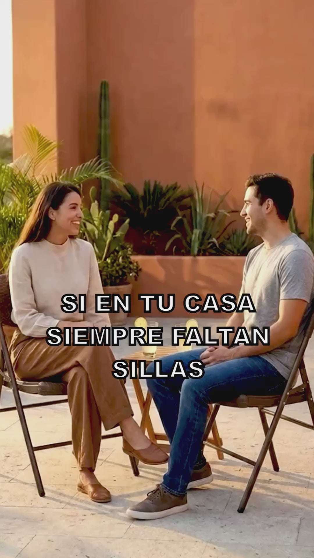 Set de 2 sillas plegables tipo rattan café: se pliegan planas y se cargan del asa
